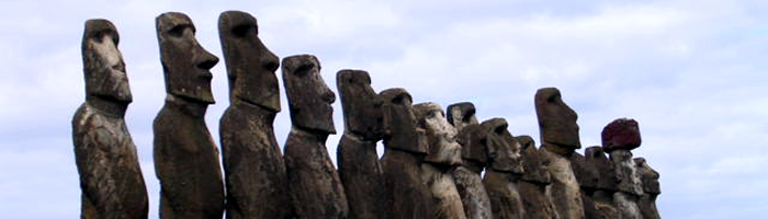 イースター島のモアイ群像